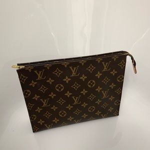 LOUIS VUITTON MONOGRAM TOILETRY POUCH